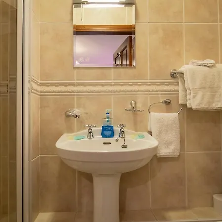 Bed & Breakfast Meadows 4*