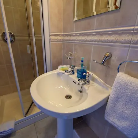 فندق مبيت وإفطار Meadows بونراتي